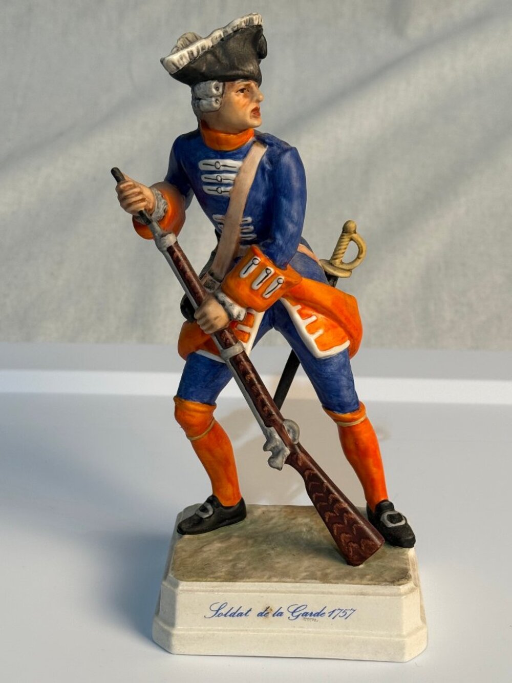 Goebel Soldat De La Garde 1757 LF6 Military Soldier Figurine Blue Orange